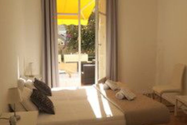 Room 9 of 22