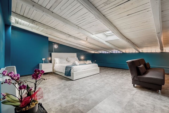 Room 3 of 25