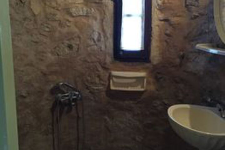 Room 4 of 49