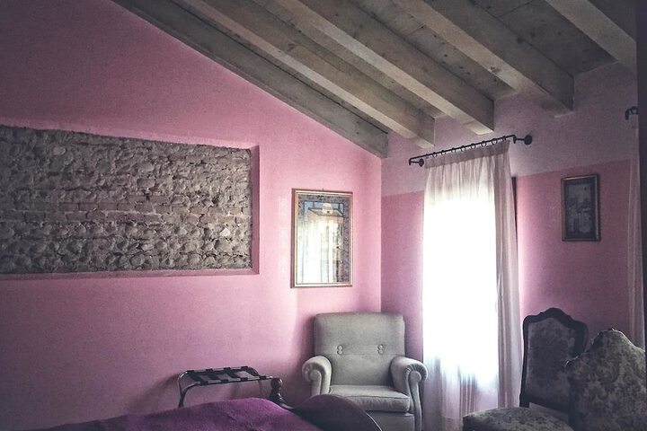 Room 12 of 52