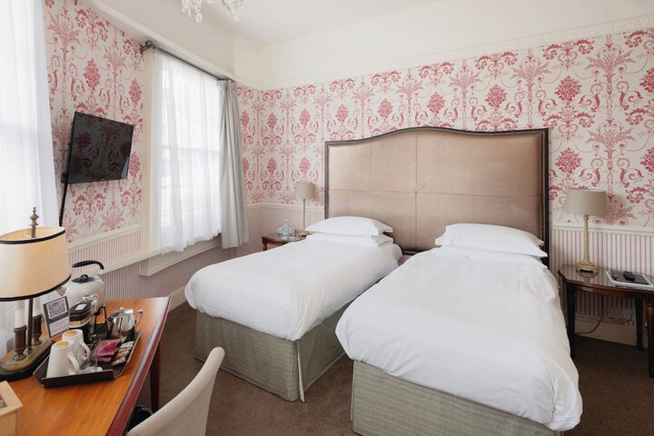 Room 54 of 98