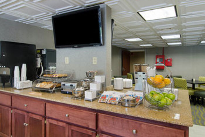 Breakfast/Coffee Service 5 of 28