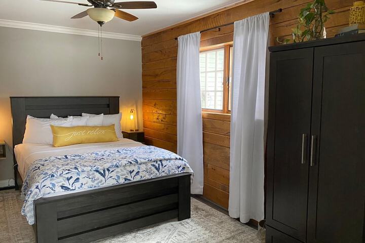 Room 2 of 37