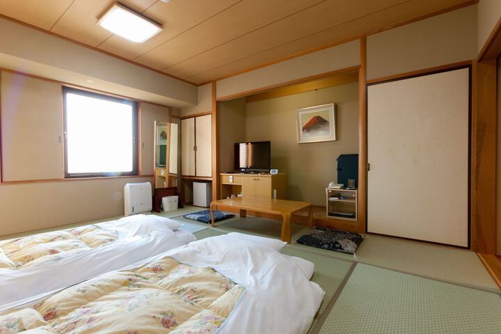 Room 9 of 83