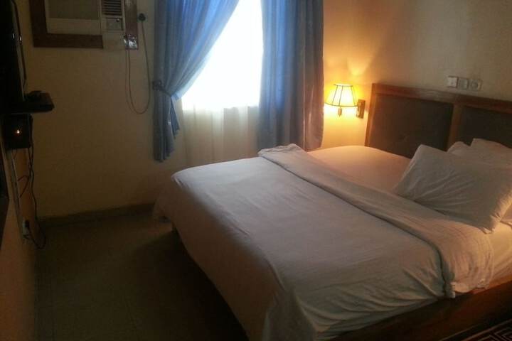 Room 3 of 39