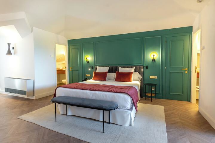Room 5 of 34