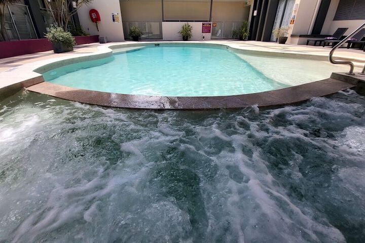 Pool 103 of 110