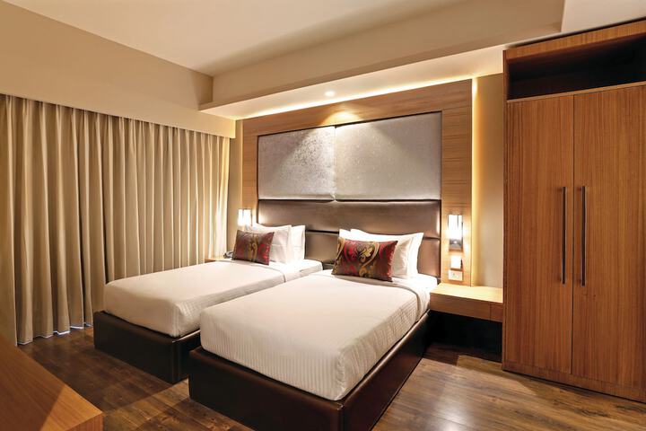 Room 13 of 70