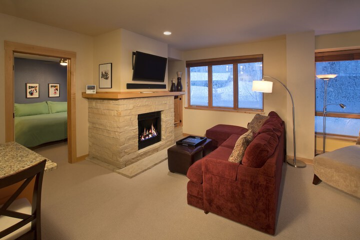 Room 30 of 65