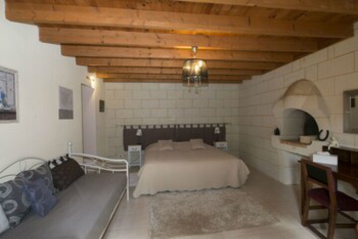 Room 15 of 27