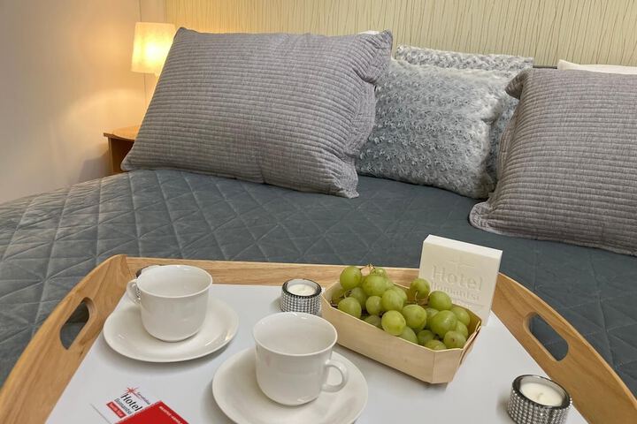 Room 21 of 108