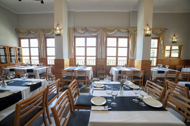 Dining 51 of 104