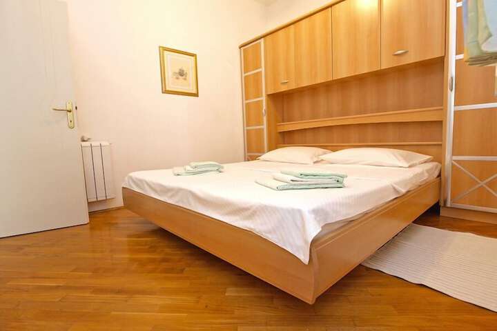 Room 15 of 59