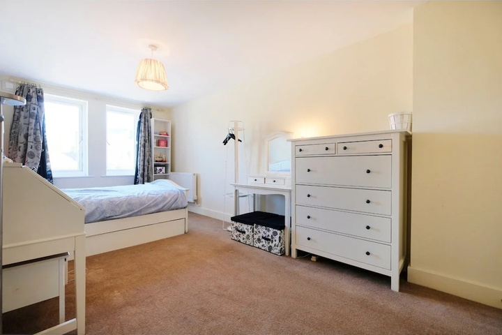 Room 2 of 9