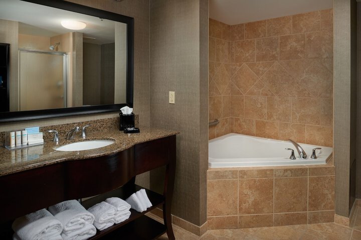 Jetted tub
