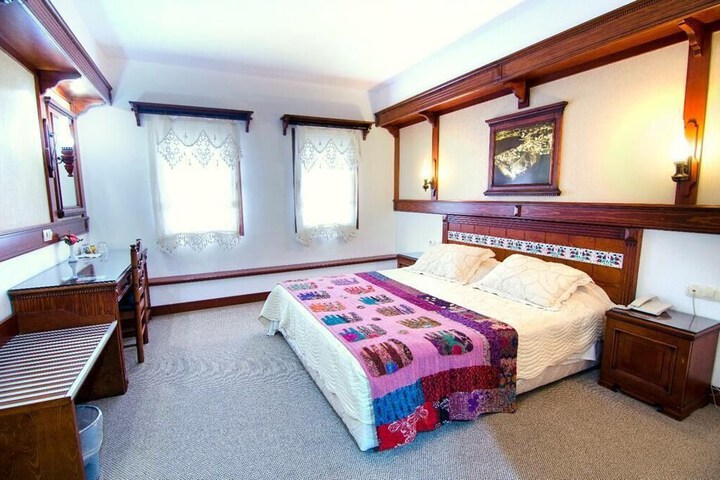 Room 4 of 26