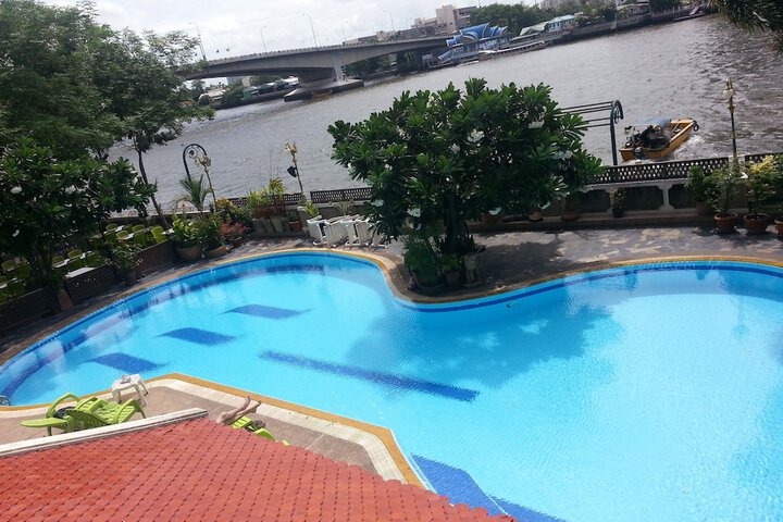 Pool 40 of 58