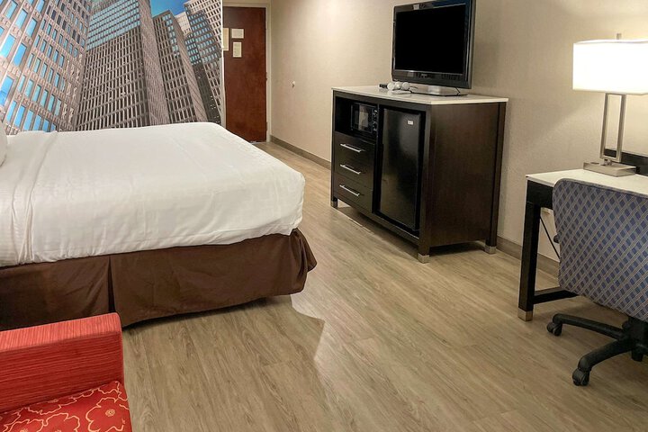 1 King Bed (7 of 33)