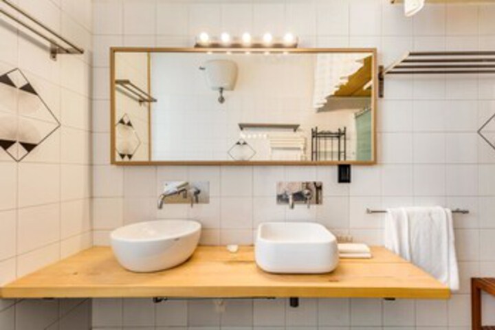 Room 5 of 25