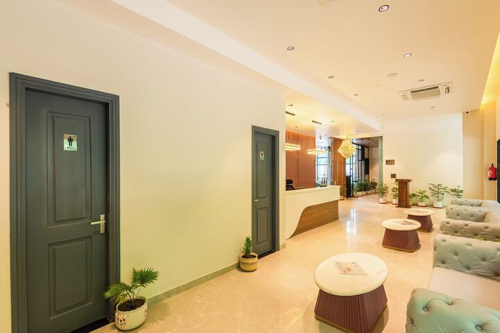 Hotel Interior 16 of 161