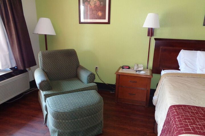 Room 16 of 44
