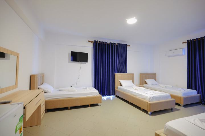 Room 30 of 69