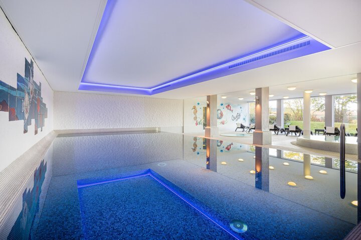 Pool Hotel