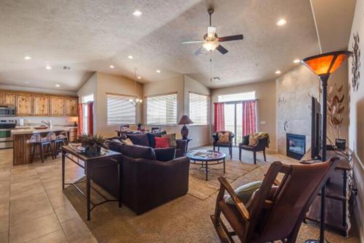 3BD / 2B Sunset Views in the Desert in St. George, UT