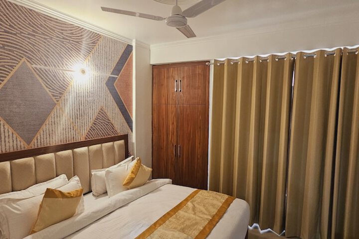 Room 10 of 22