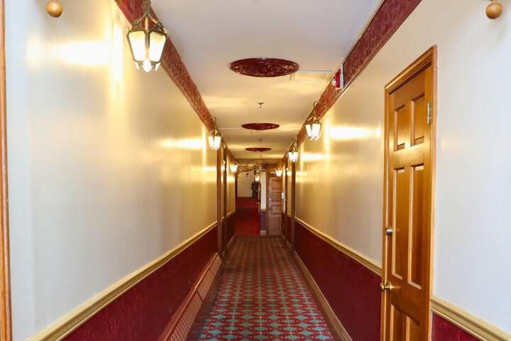 Ballroom/Hall 32 of 41