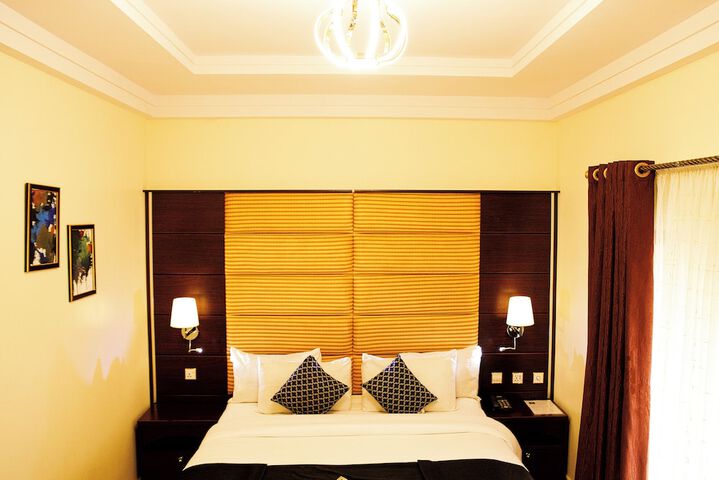 Room 15 of 35