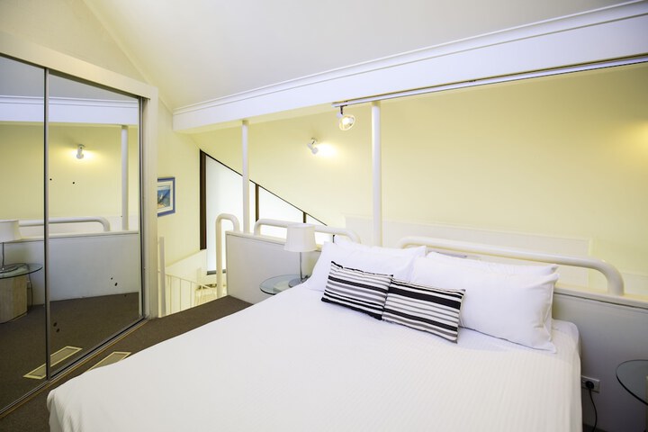 Room 15 of 109