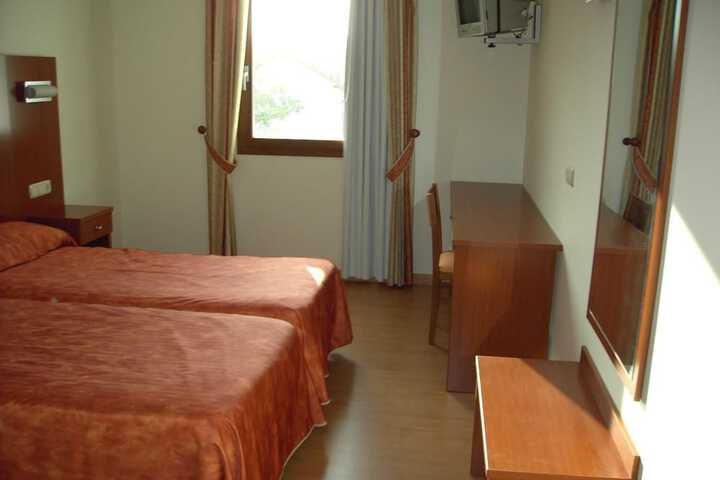Room 7 of 32