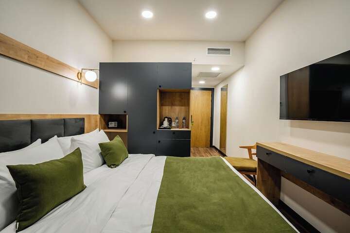 Room 27 of 72