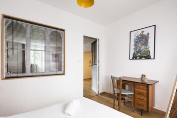 Room 26 of 28
