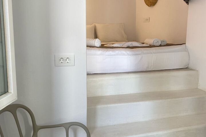 Room 17 of 32