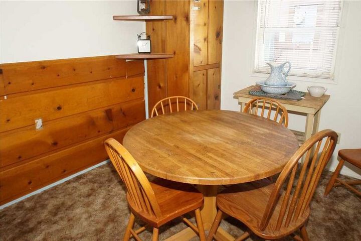KNOTTY NOOK 4