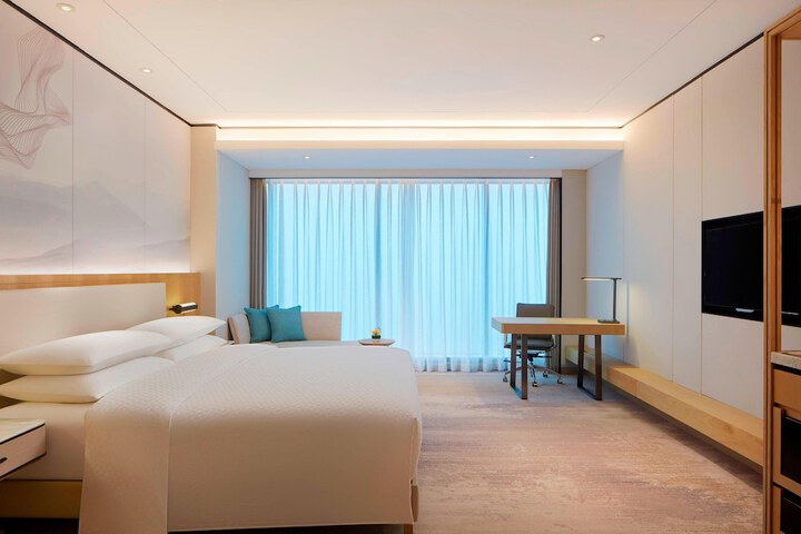Room 9 of 46
