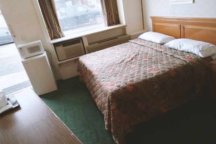 Room 18 of 51