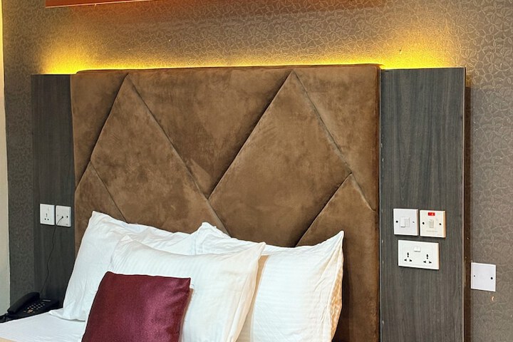 Room 56 of 288