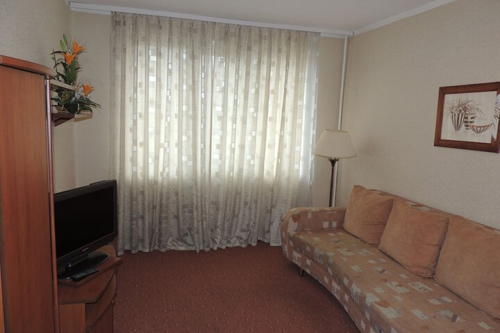 Room 10 of 101