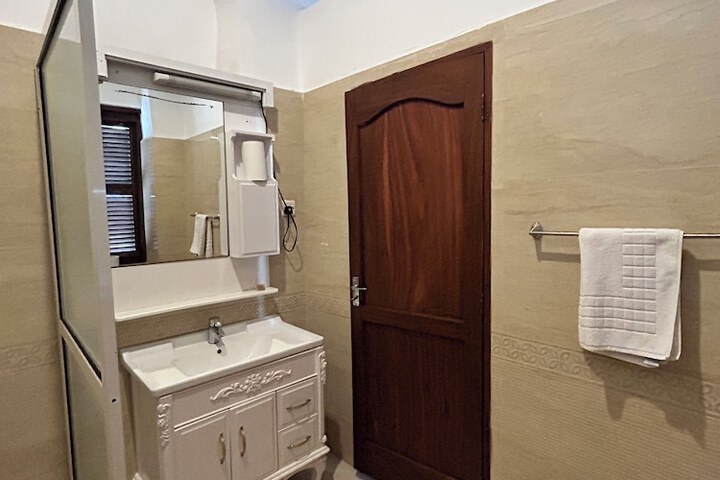 Room 30 of 53