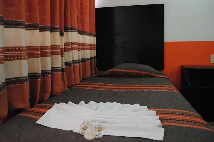 Room 8 of 26