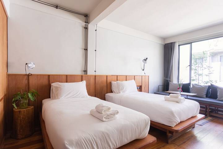 Room 5 of 6