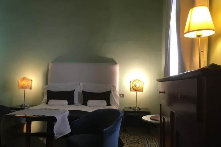 Room 30 of 63