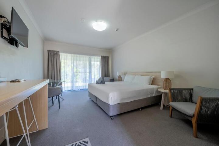 Room 15 of 38