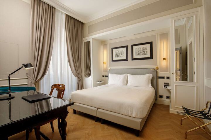 Room 42 of 98