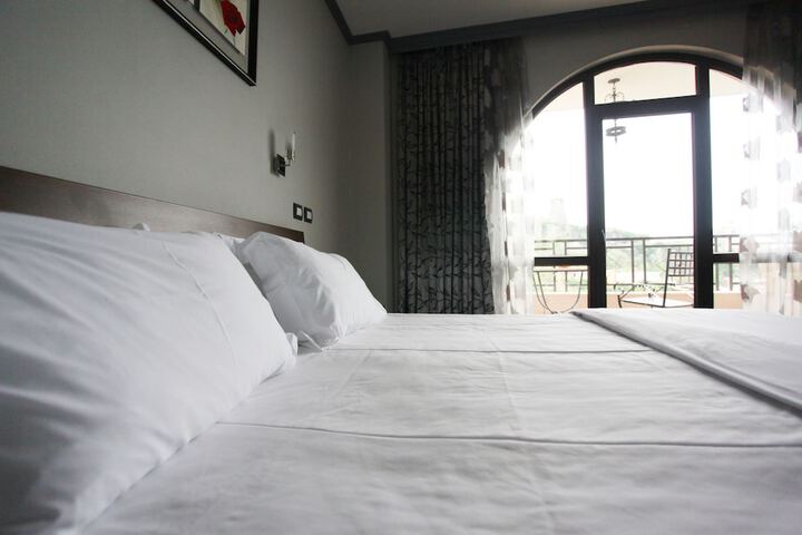 Room 3 of 28