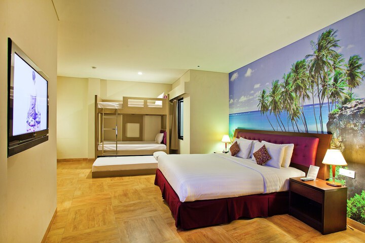 Room 12 of 93