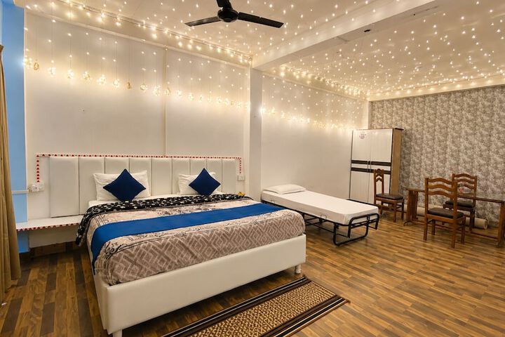 Room 8 of 11